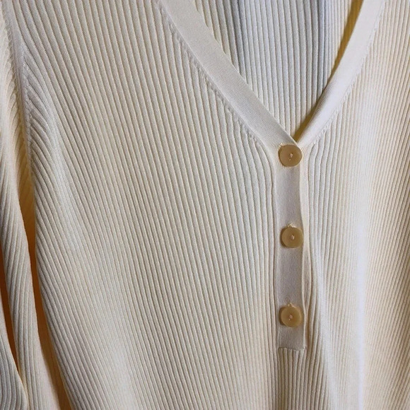 LEITH Ribbed Sweater - Picture 2 of 8